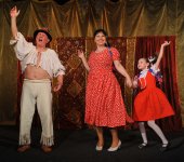 Kabaret_T4_bača_Jitka_Klárka